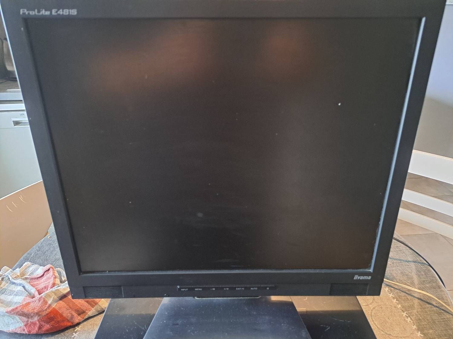 iiyama ProLite E481S-S - Écran LCD - 19" - 1280 x 1024 @ 75 Hz - TN - 300 cd/m² - 700:1 - 8 ms - DVI-D, VGA - haut-parleurs - argent