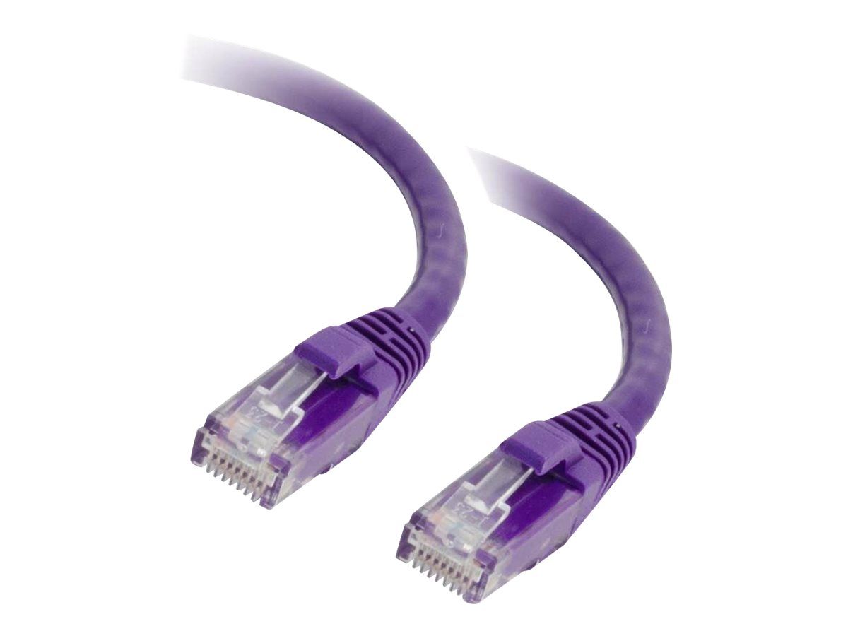 C2G Cat5e Booted Unshielded (UTP) Network Patch Cable - Cordon de raccordement - RJ-45 (M) pour RJ-45 (M) - 1.5 m - UTP - CAT 5e - moulé, sans crochet, bloqué - violet