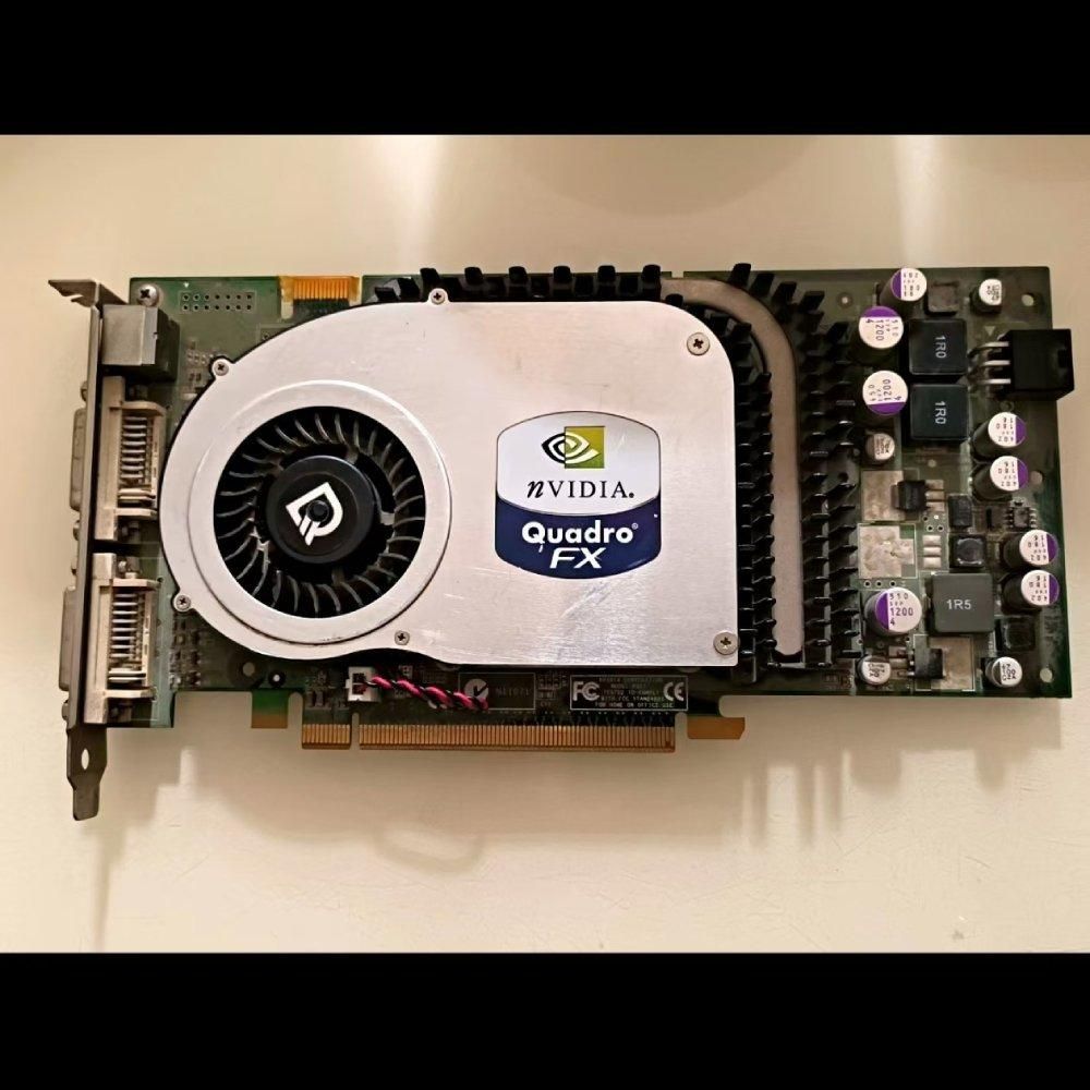 Carte graphique Quadro Quadro FX3450 256M DDR3 256bit PCI-E 16X 1000MHz