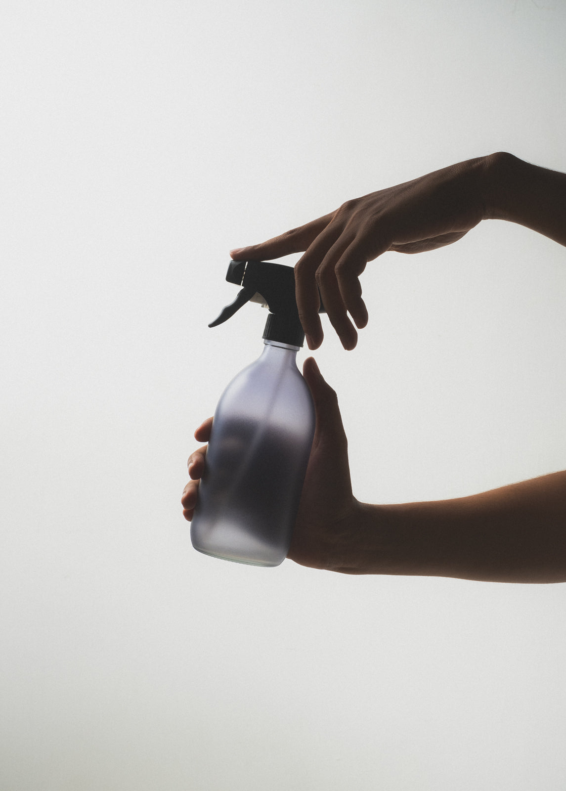 Kuishi Grey Frosted Spray Bottle