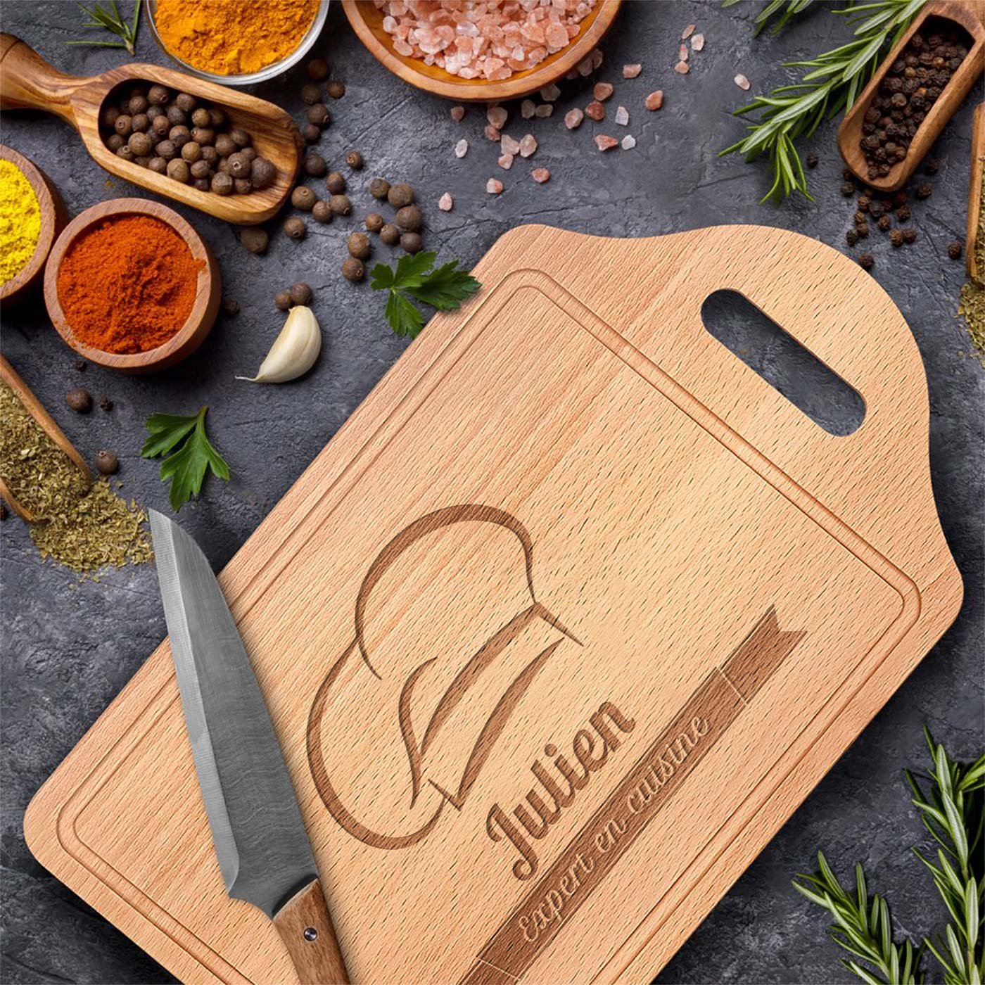 Planche à découper en bois Murrano avec gravure personnalisée pour l'anniversaire d'un ami