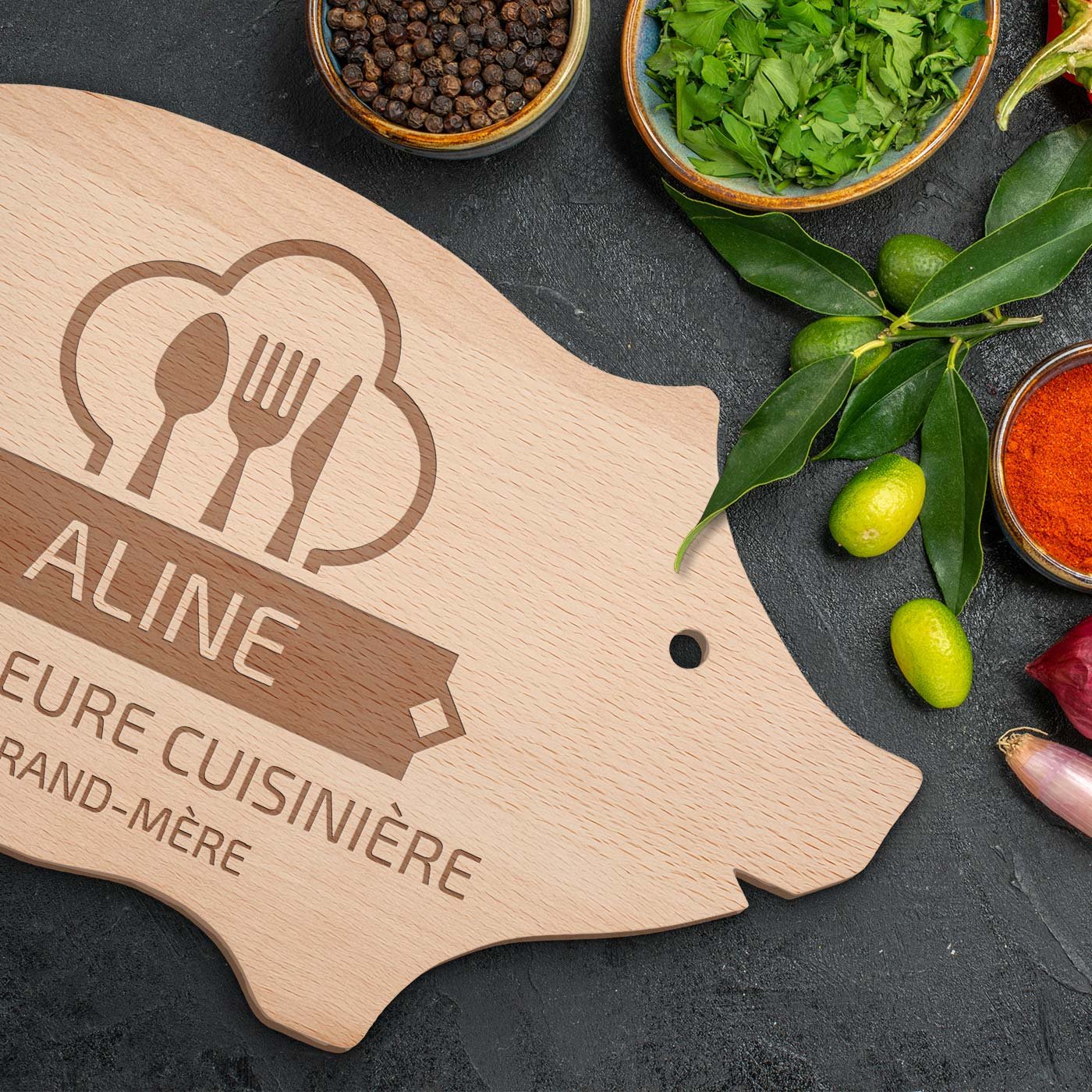 Planche à découper personnalisée en forme de cochon Murrano pour l'anniversaire de grand-mère