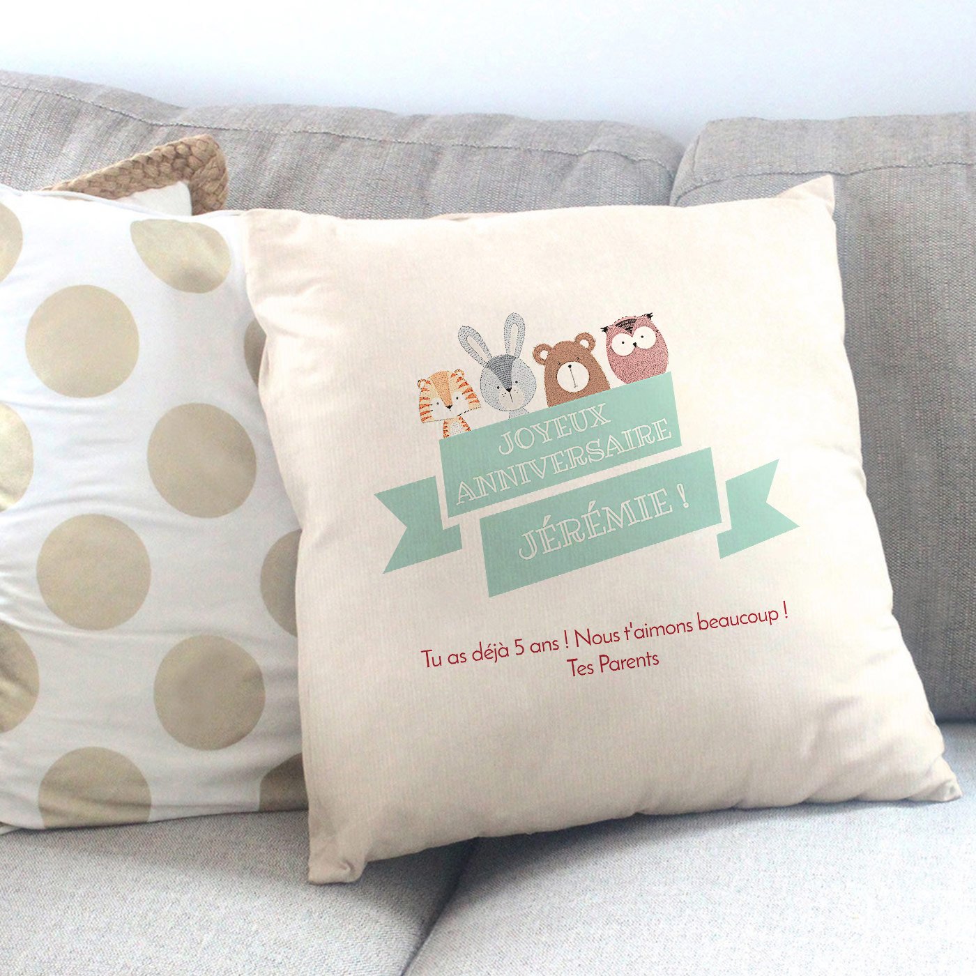 Almohada personalizada de Murrano para un niño pequeño celebrando su 5º cumpleaños