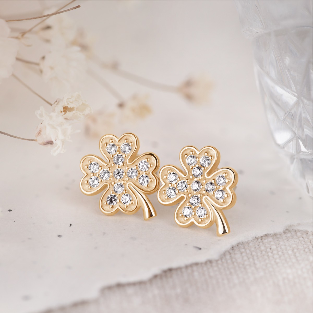Aretes de oro de 8 quilates Murrano para niña