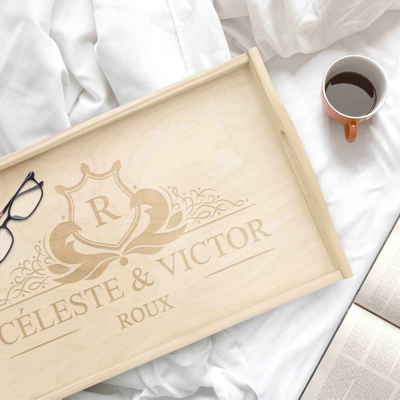 Plato de cama de madera natural personalizado Murrano para padres - Regalo de aniversario de bodas grabado