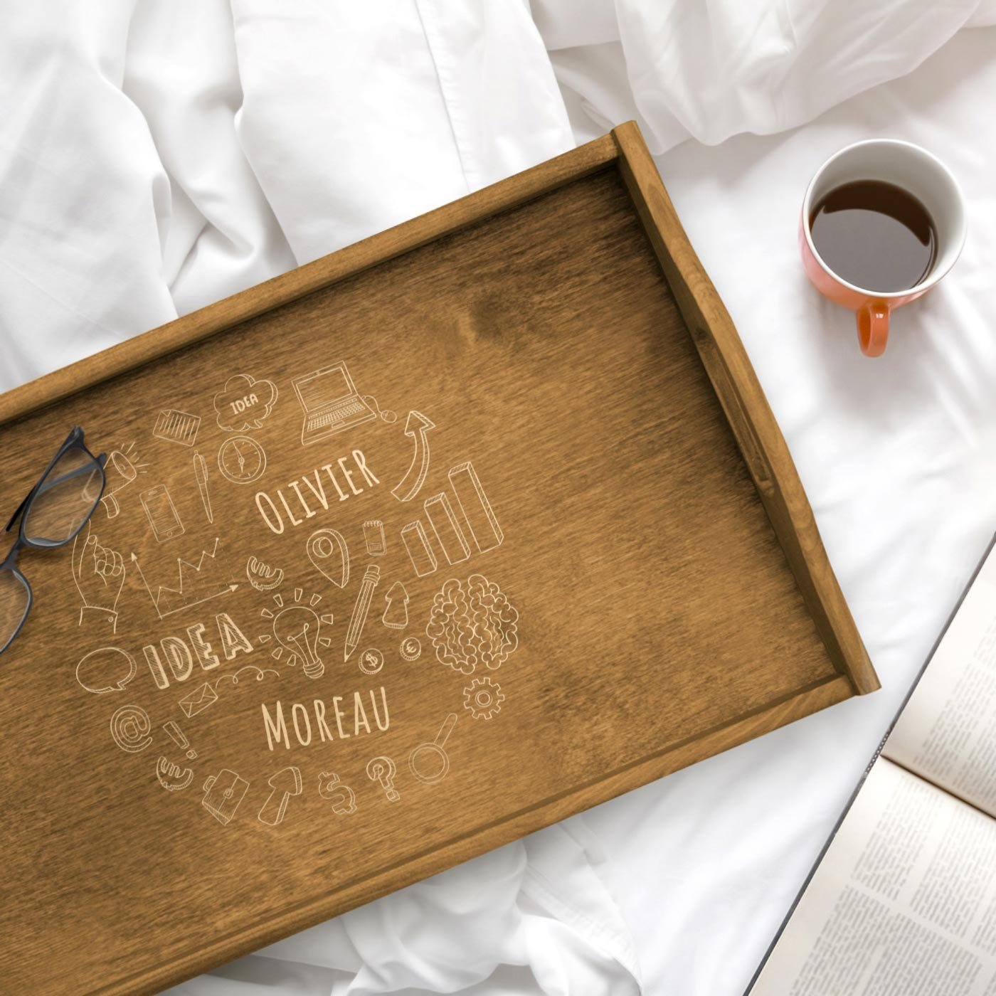 Bandeja de cama personalizada de madera Murrano con grabado