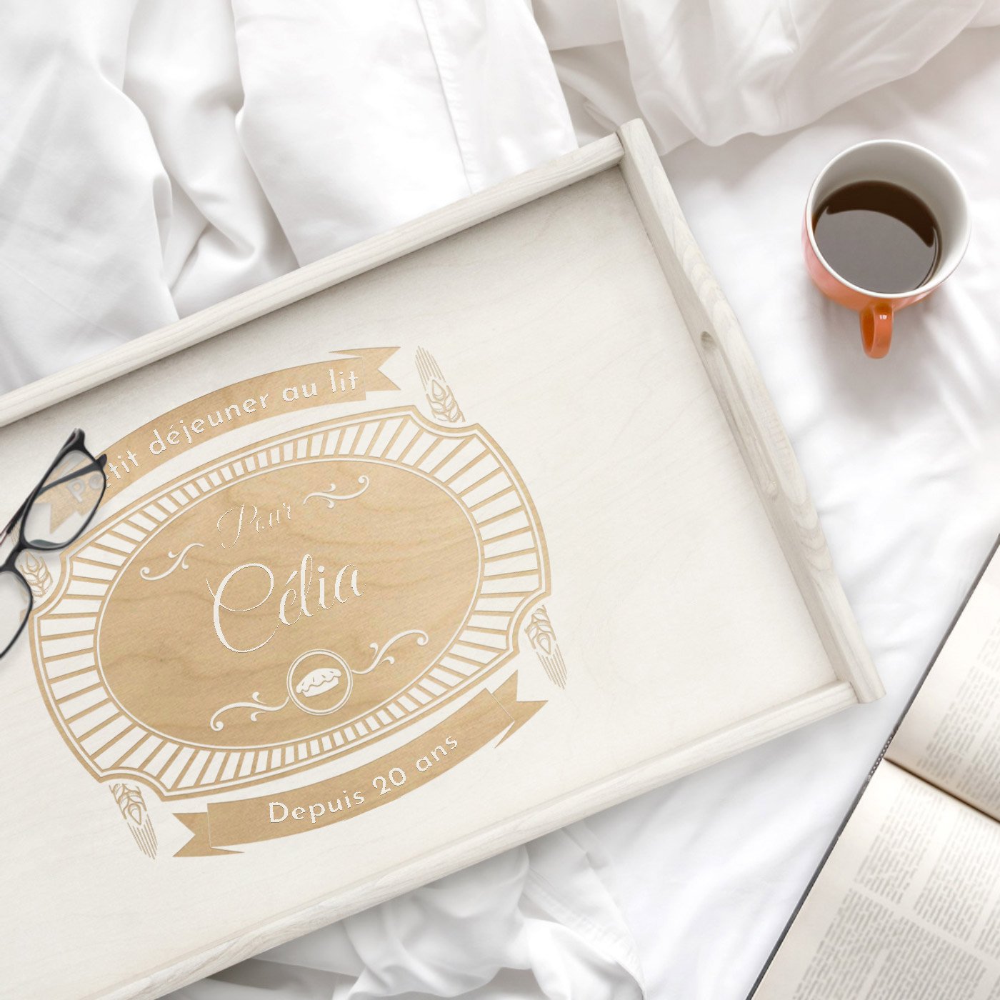 Bandeja de cama plegable de madera Murrano con grabado para aniversario de bodas de plata