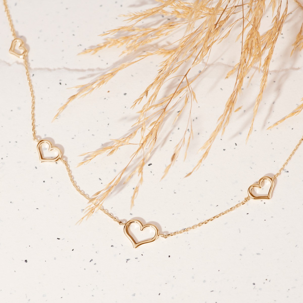 Collar de oro de 8 quilates Murrano con grabado de corazón