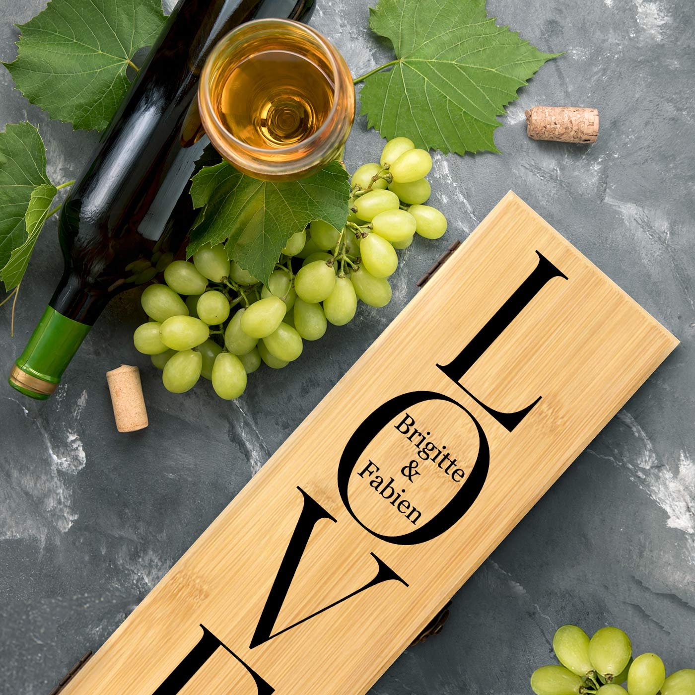 Murrano Personalized Wine Gift Box with 4 Accessories