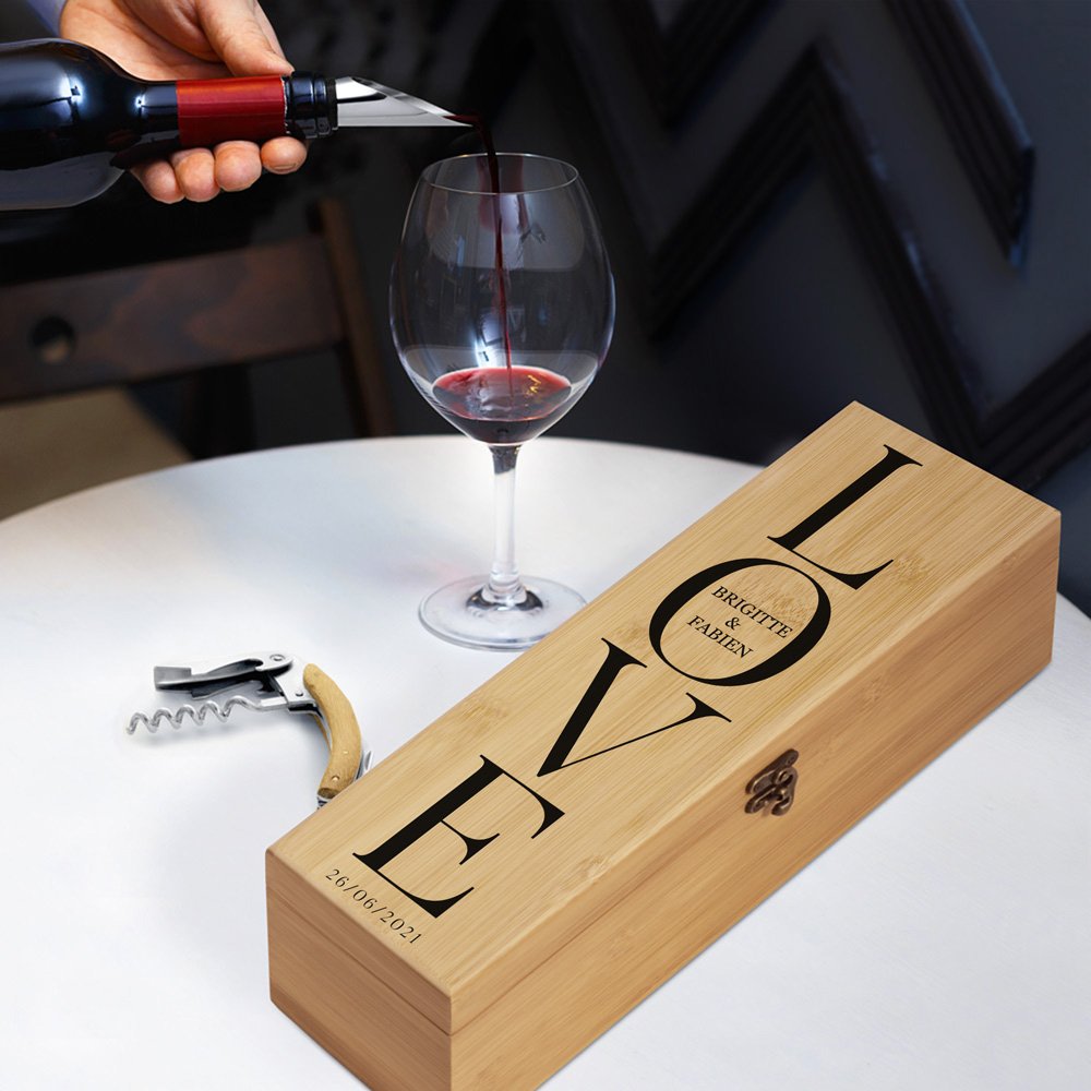 Murrano Personalized Wine Gift Box with 4 Accessories