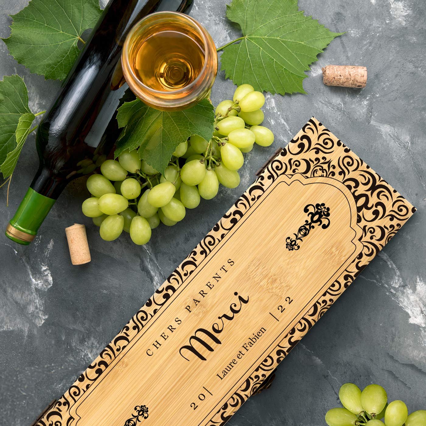 Murrano Wine Gift Set with 4 Accessories and Personalized Thanks to Parents