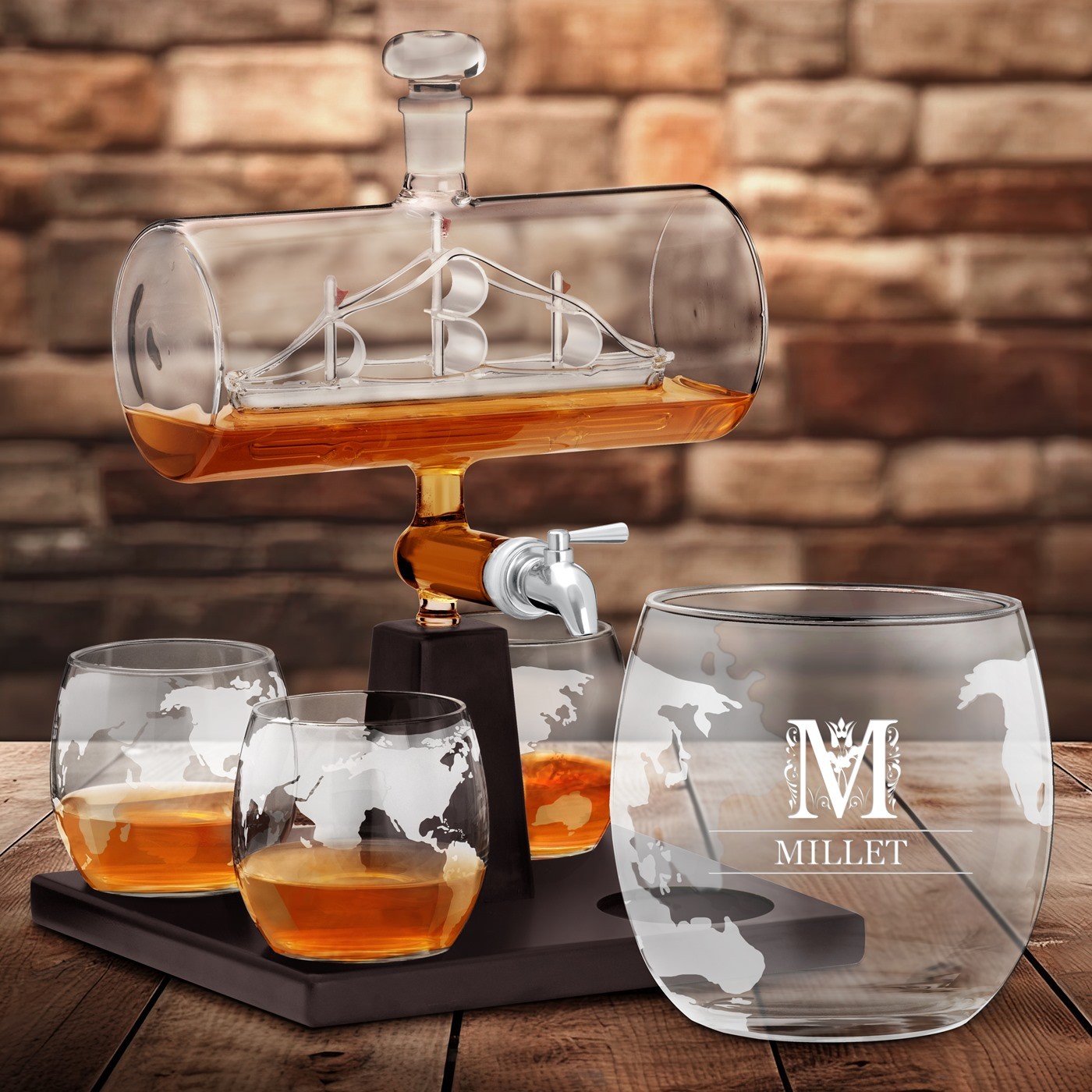 Set de cáfira de whisky Murrano con barco y 4 vasos grabados para hombre con apellido