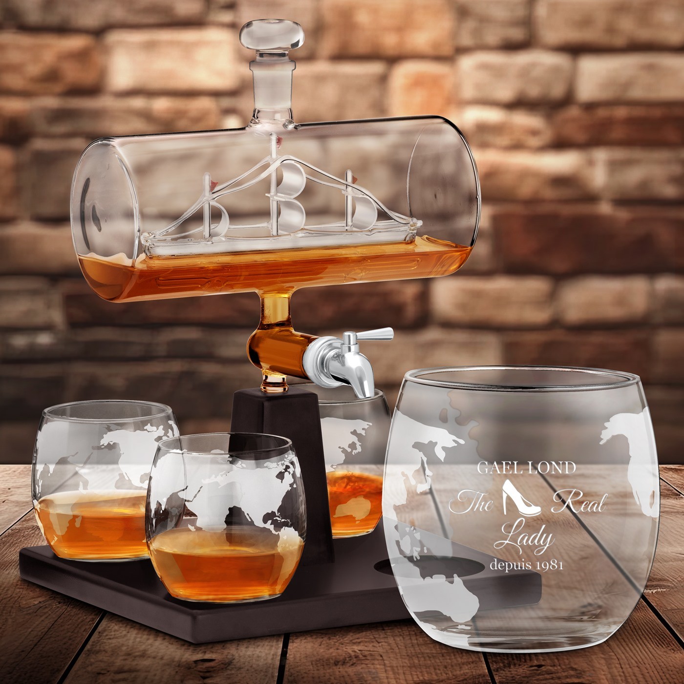 Set de cáfara de whisky Murrano The Real Lady con barco y 4 vasos grabados