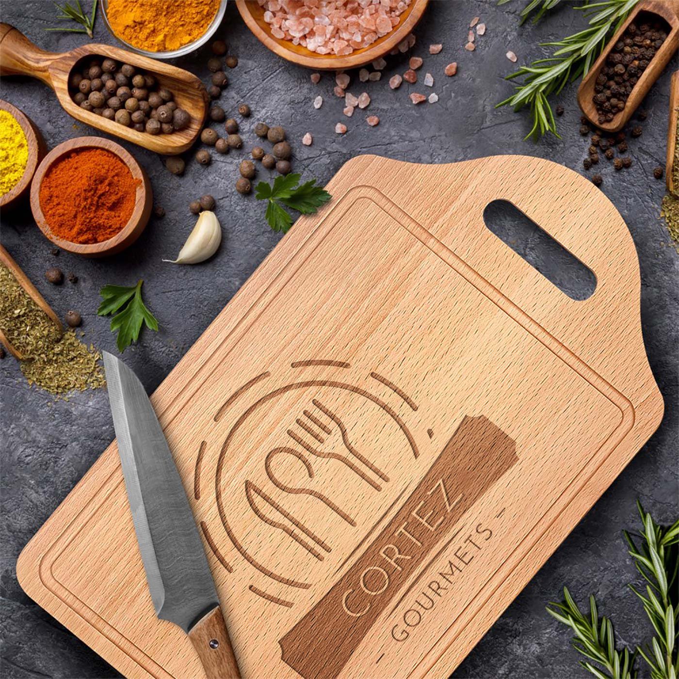 Planche à découper en bois personnalisée Murrano pour un couple
