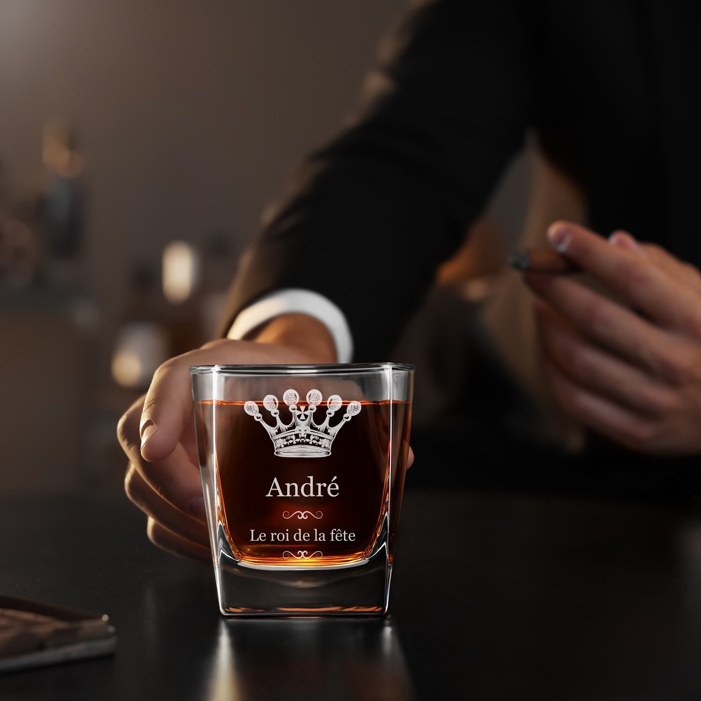Vaso de whisky personalizado Murrano con grabado láser para el cumpleaños de un amigo