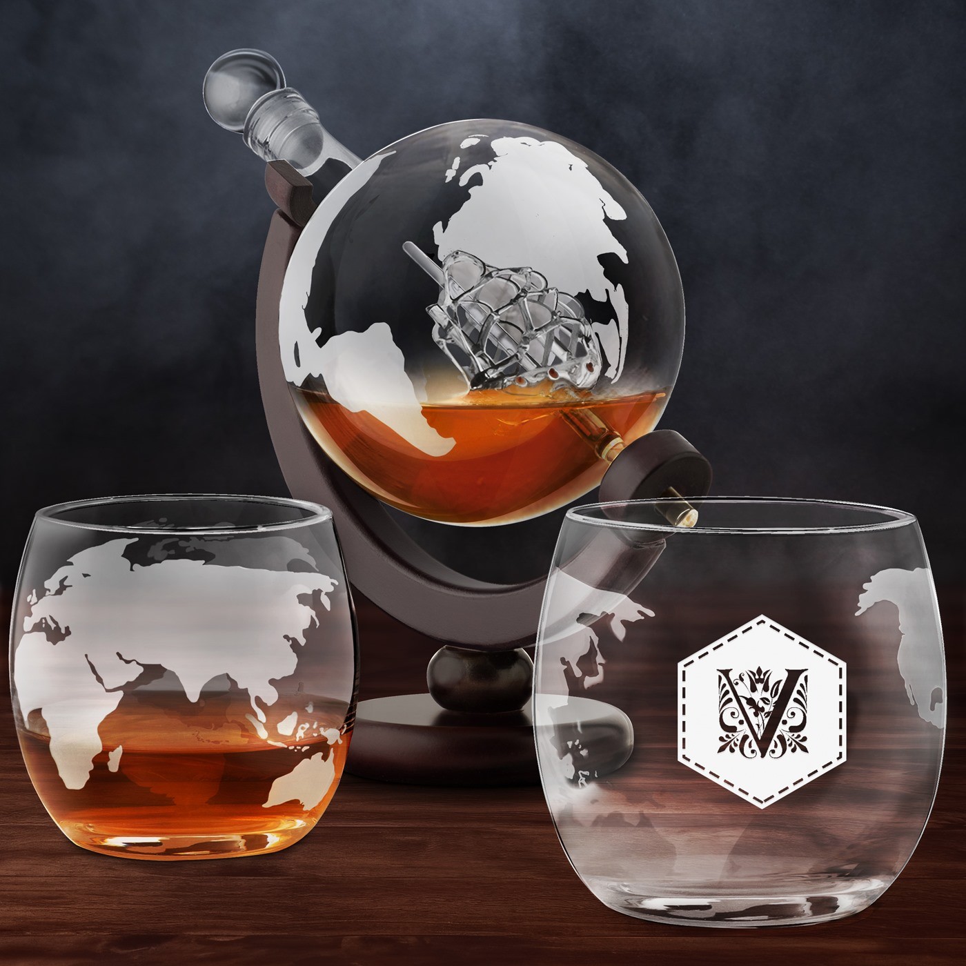 Murrano Globe Whisky Decanter with 2 Personalized Glasses for a Couple with an Initial