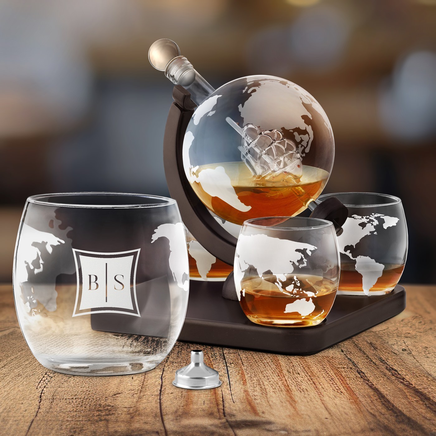 Decantador de whisky Globo Murrano con barco y vasos personalizados para amantes
