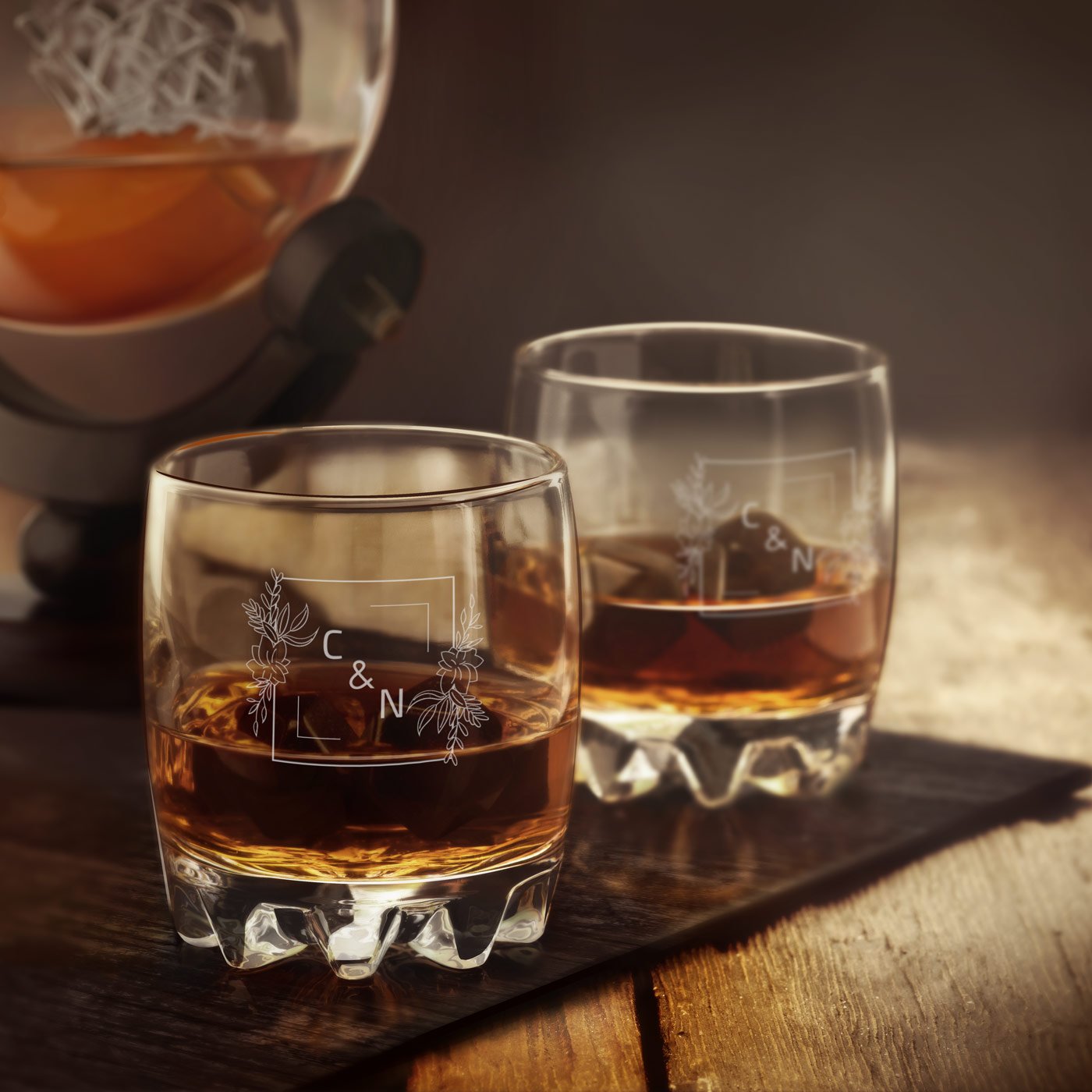 Set de decantador de whisky globo Murrano y 6 vasos personalizados para compromis y bodas