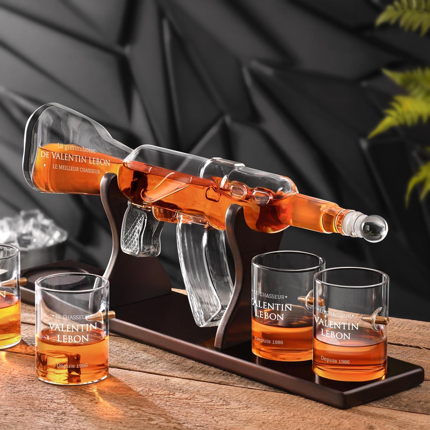 Set decantador de whisky en forma de rifle Murrano y 4 vasos con grabado para el mejor cazador