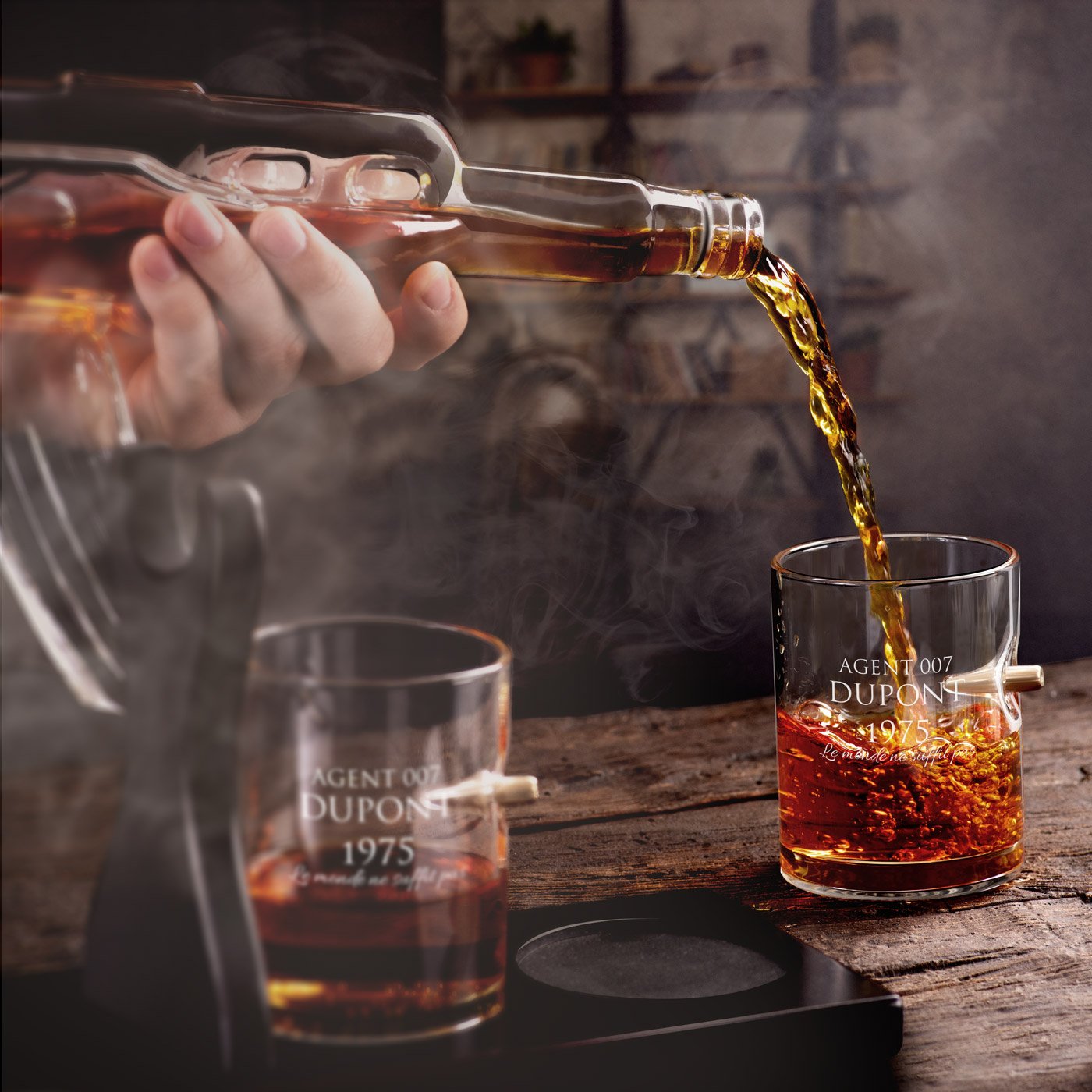 Set de botella de whisky Murrano con forma de pistola y 4 vasos
