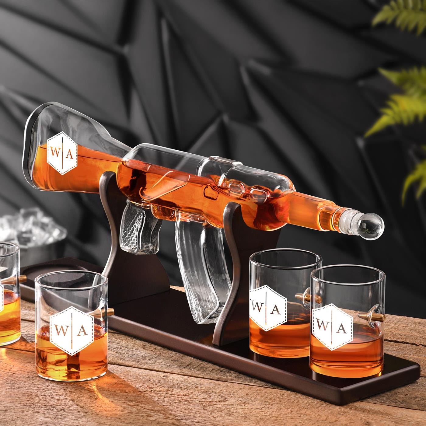 Set de vaso y jarra de whisky Murrano con forma de pistola y iniciales grabadas