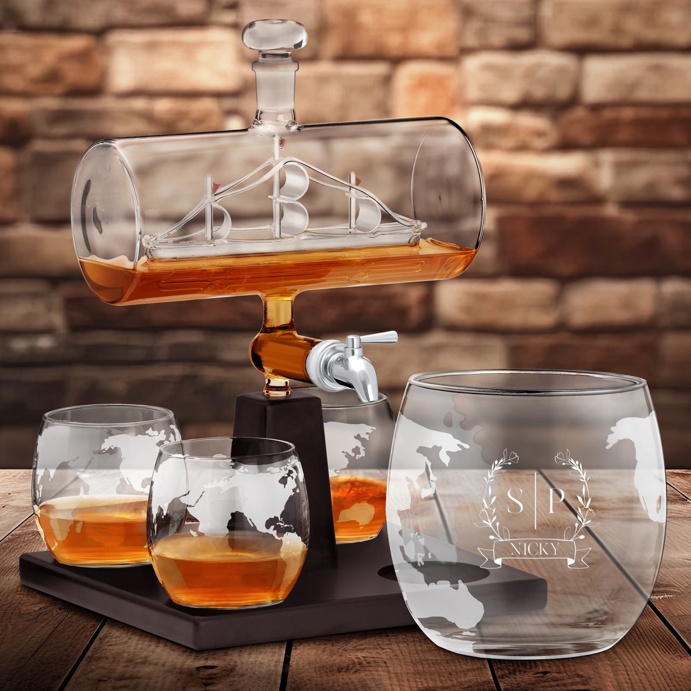 Set de botella de whisky Murrano con barco y 4 vasos para los padres por su aniversario