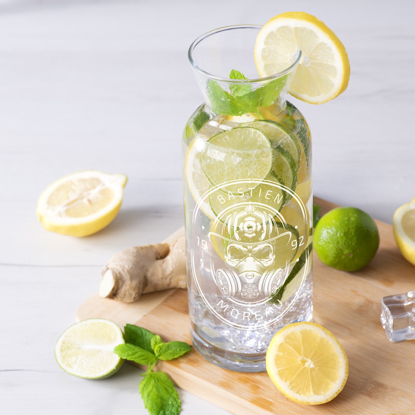 Jarra de agua de vidrio con grabado de Murrano para el aniversario de un hombre
