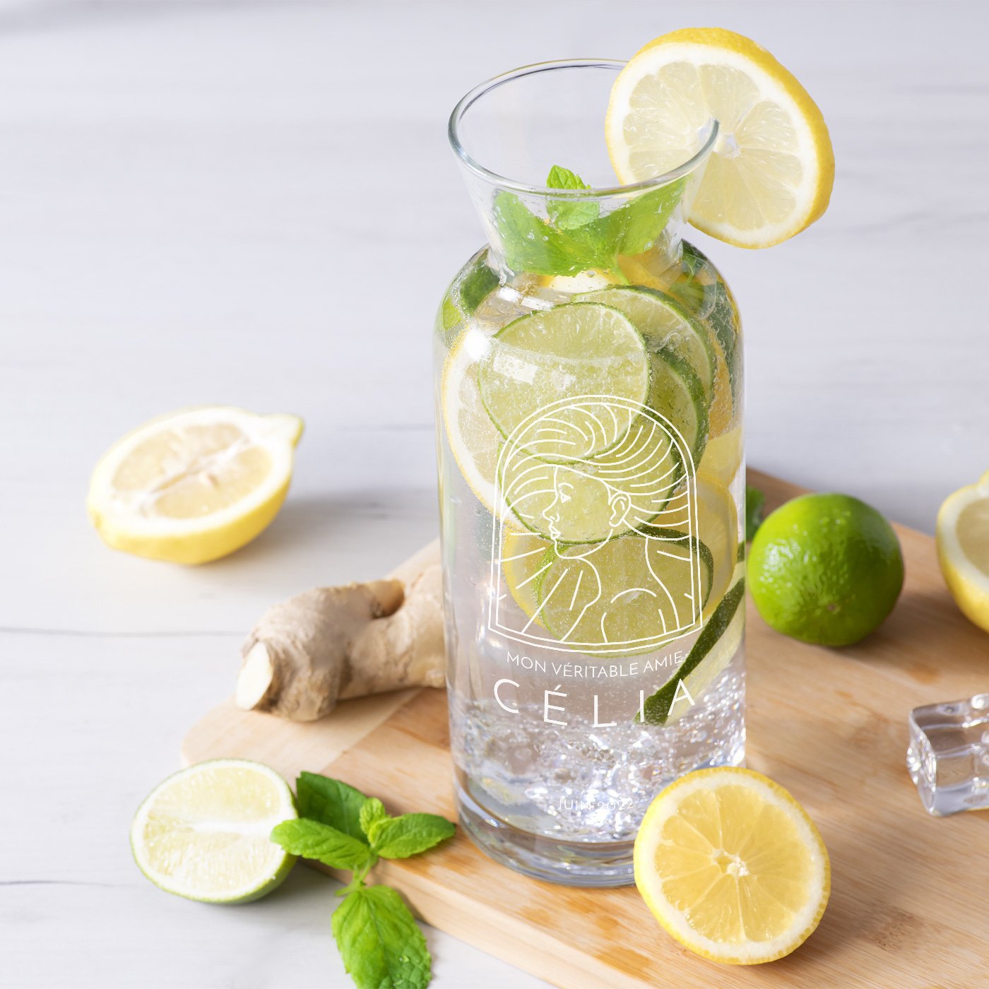 Jarra de agua de vidrio Murrano con grabado para una despedida de soltera