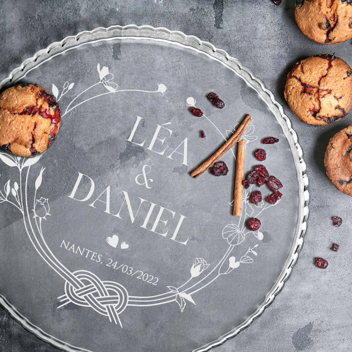 Présentoir à gâteau en verre personnalisé Murrano pour un couple pour mariage