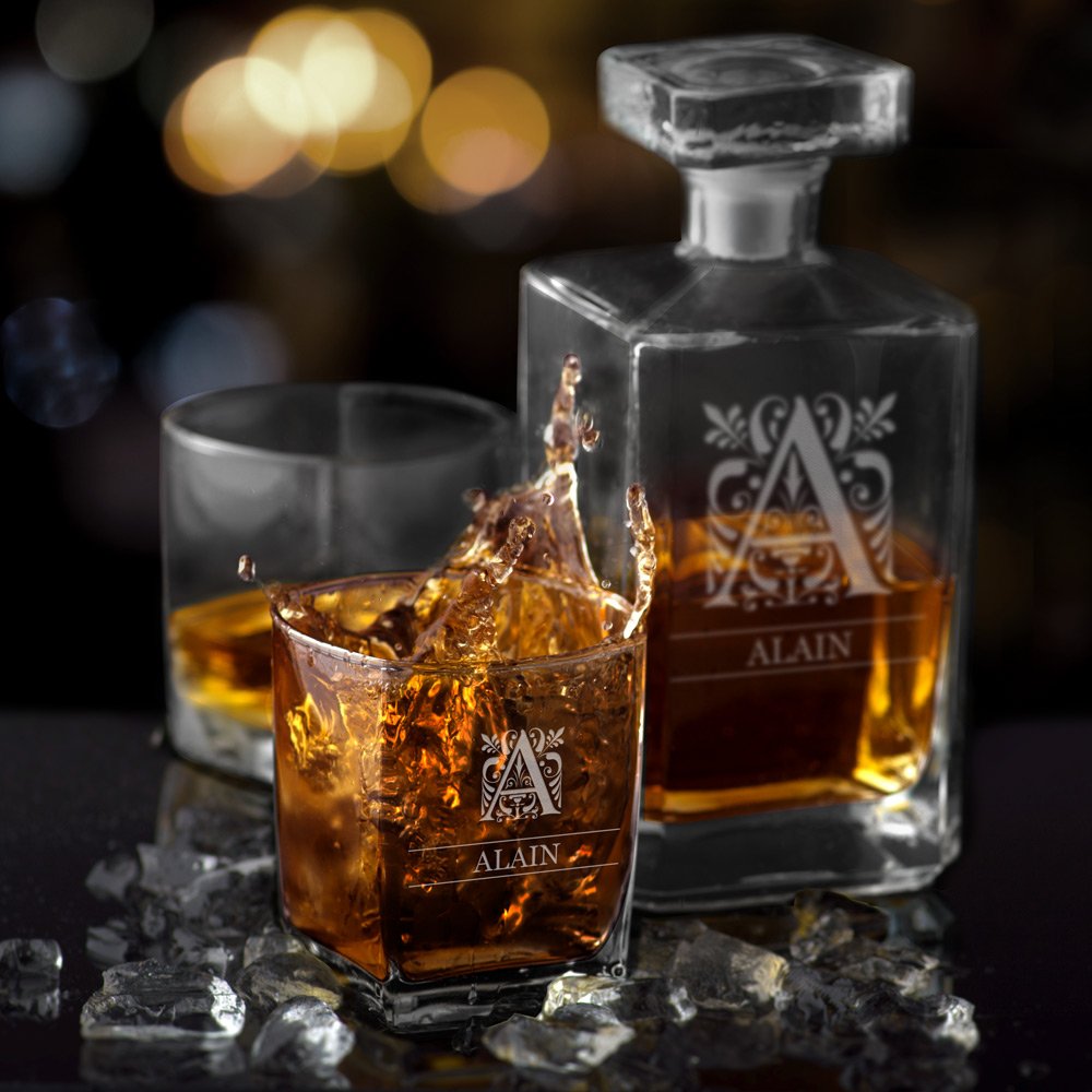 Decantador de bourbon y 2 vasos con grabado láser para el cumpleaños de un amigo