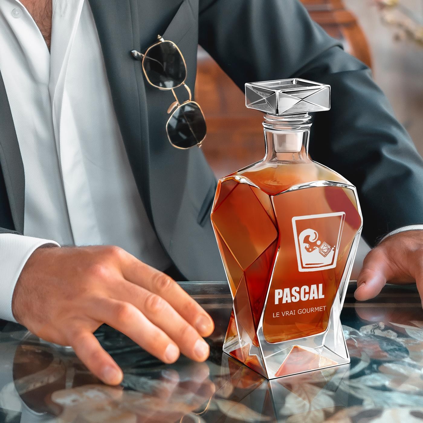 Set de decantador curvo Murrano y vasos con grabado al láser para conocedores de whisky