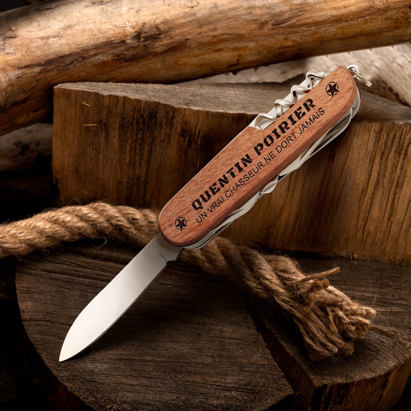 Couteau suisse Murrano gravé pour l'anniversaire d'un chasseur