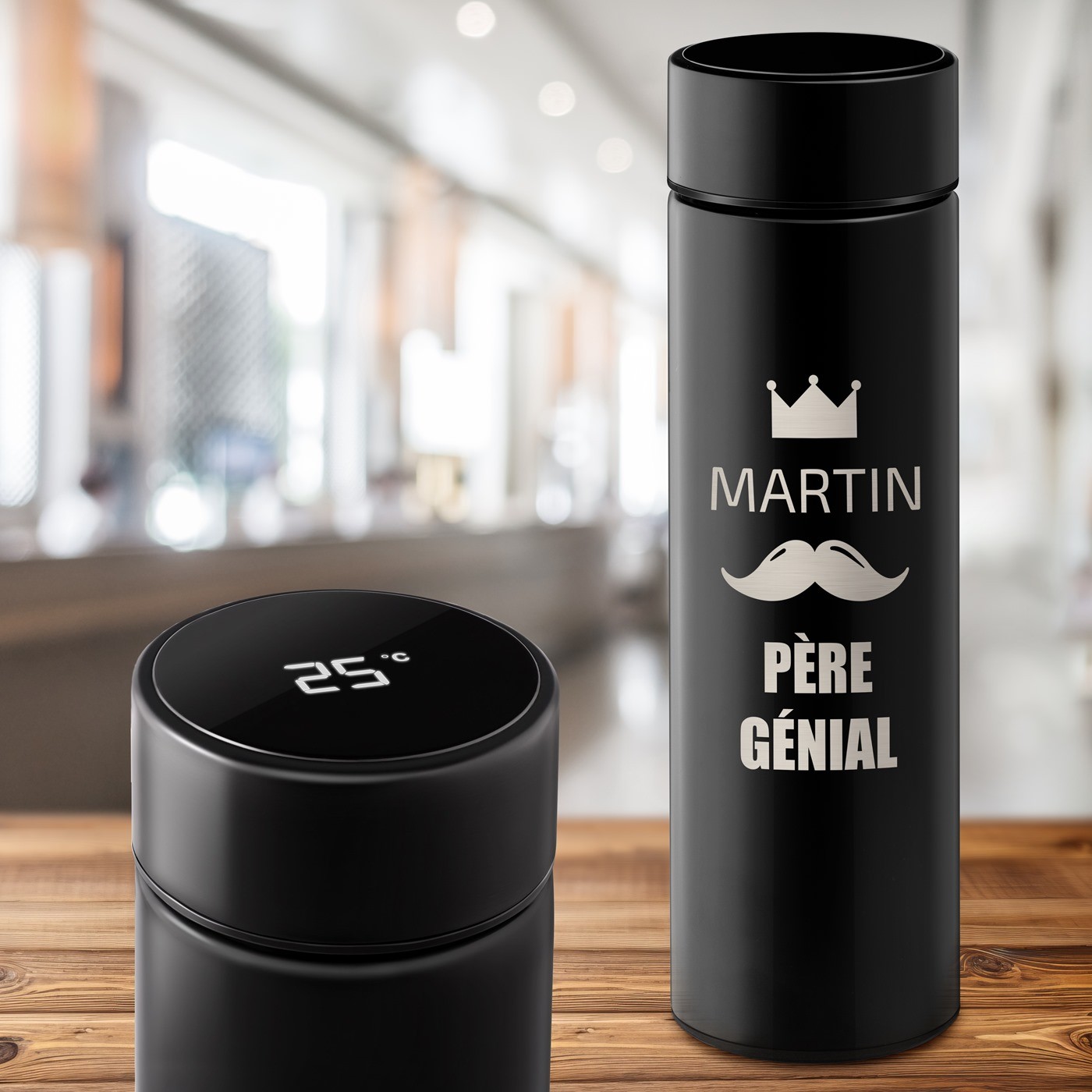 Botella isotérmica negra personalizada con exhibición LED para el cumpleaños de un papá genial