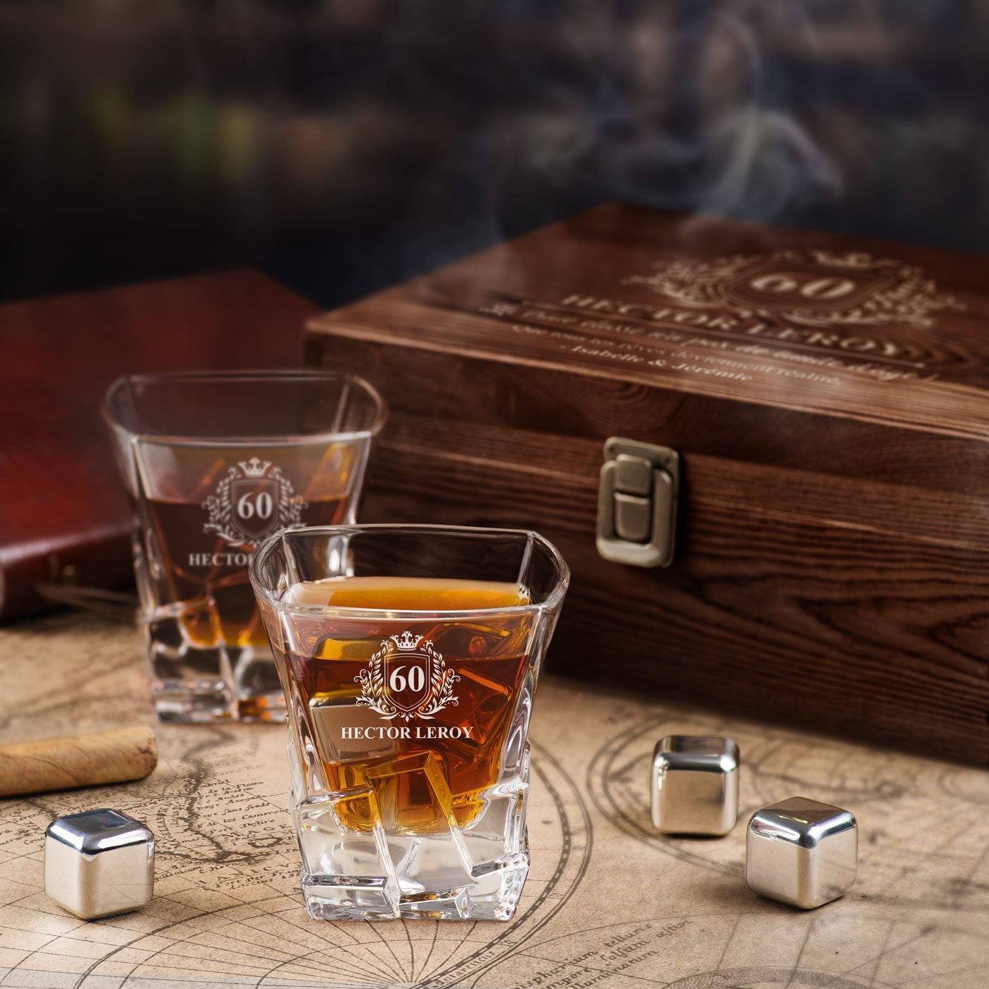 Ensemble de pierres à whisky Murrano avec verres gravés dans une boîte personnalisée pour l'anniversaire de 60 ans d'un homme