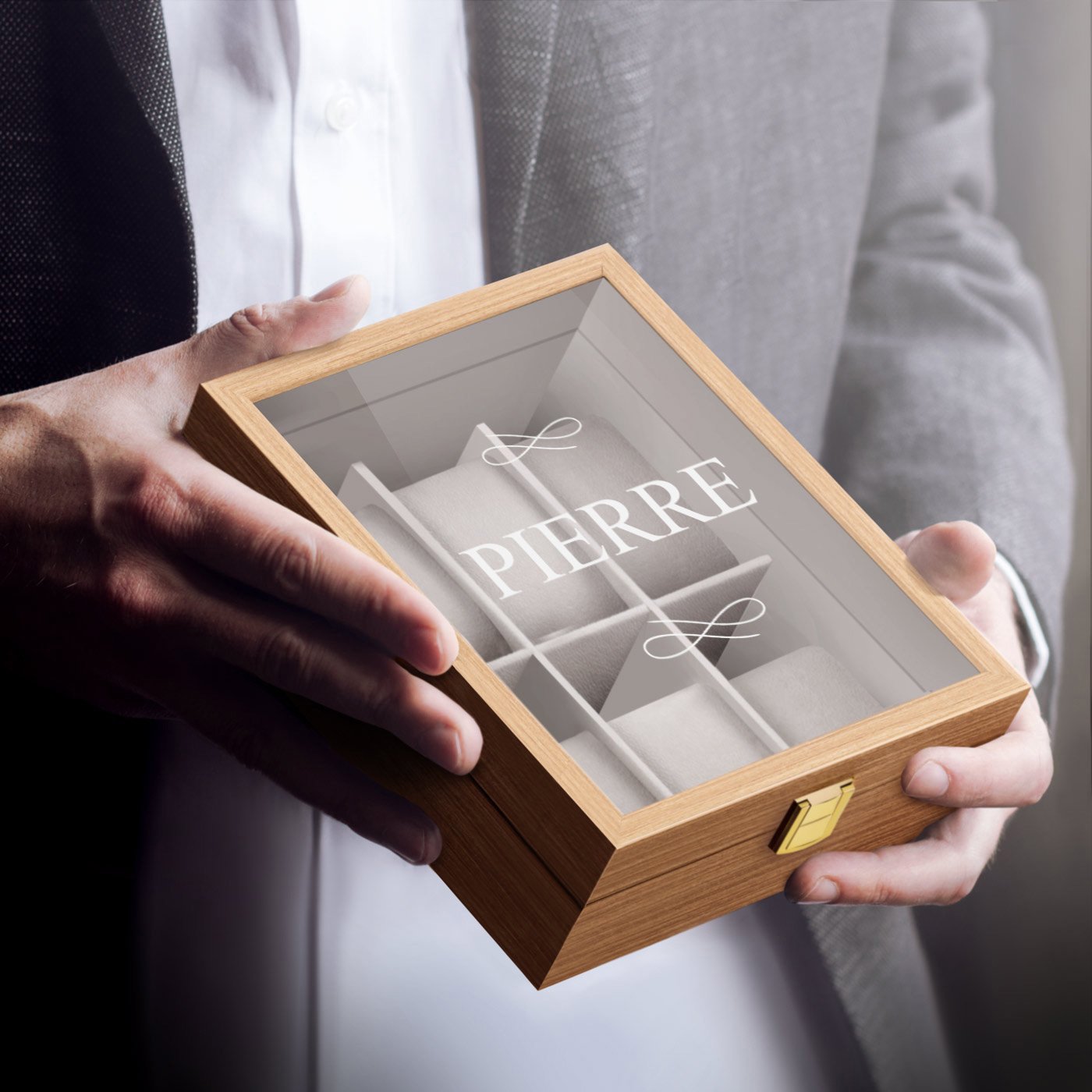 Caja de relojes de madera clara personalizada Murrano para el cumpleaños de abuelo