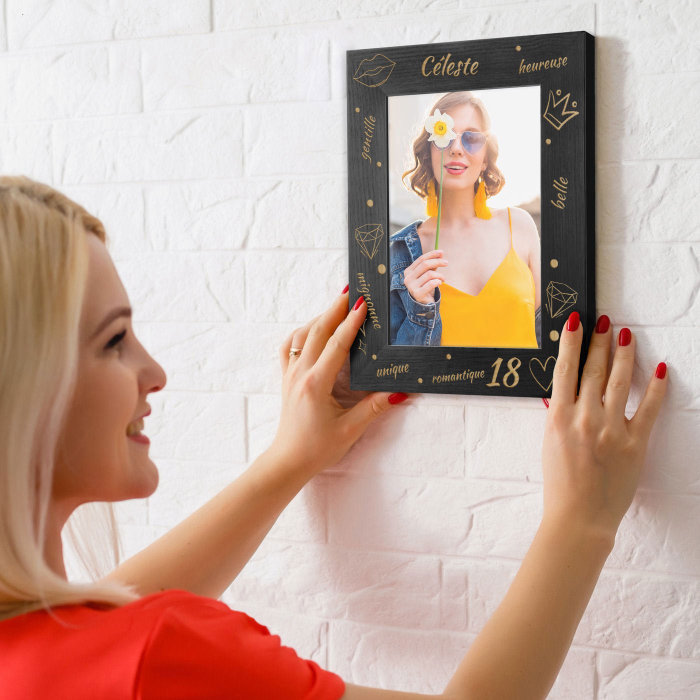 Marco de fotos personalizado Murrano para el cumpleaños número 18 de su amiga