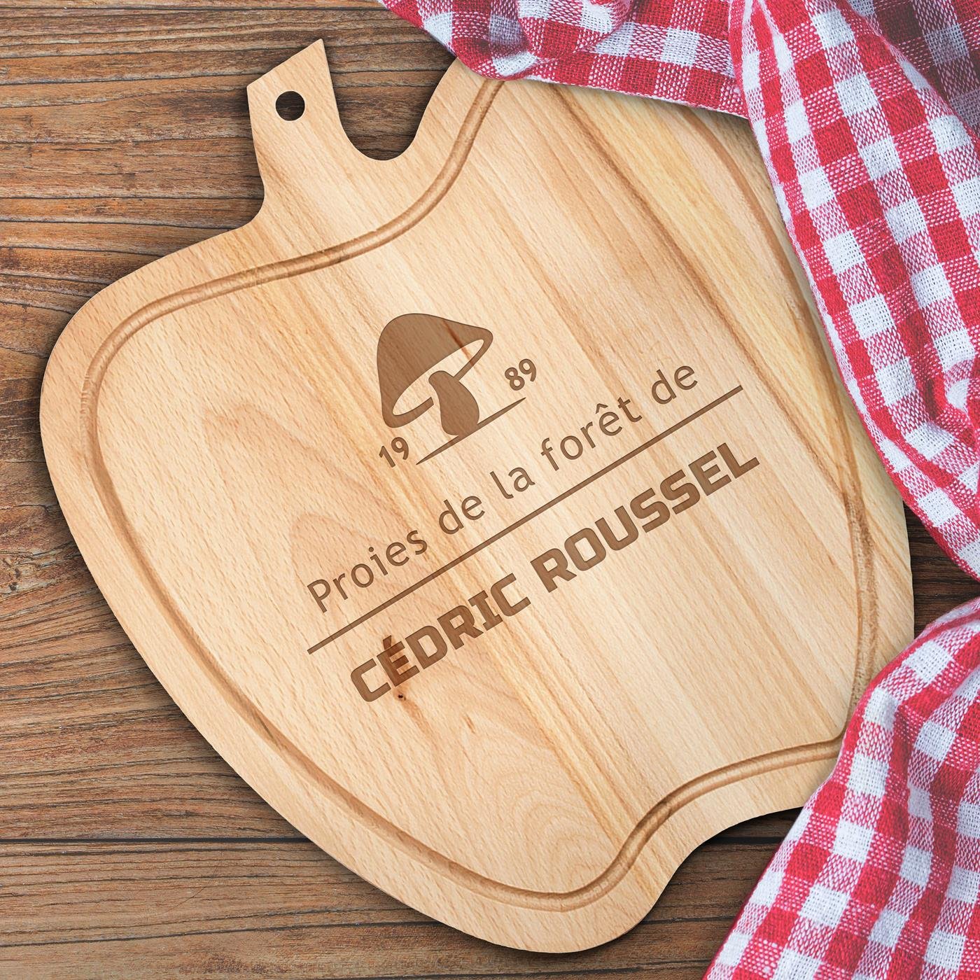 Murrano Apple-Shaped Cutting Board with Personalized Engraving