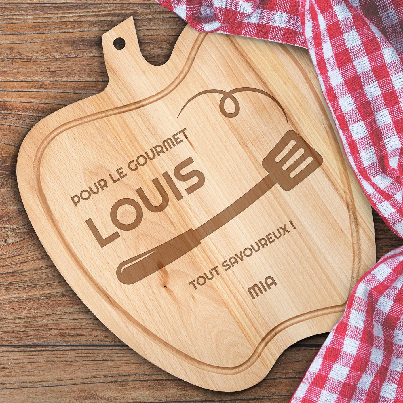 Murrano Apple-Shaped Cutting Board