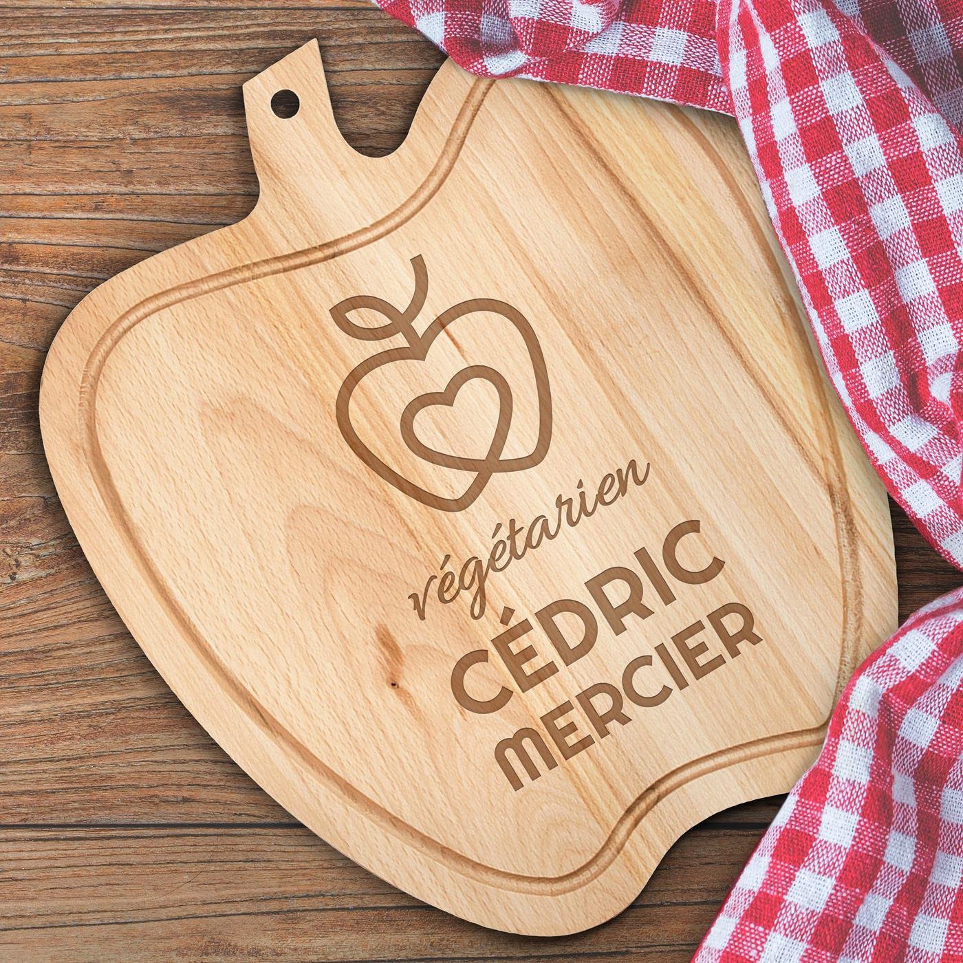 Murrano Personalized Apple-Shaped Cutting Board