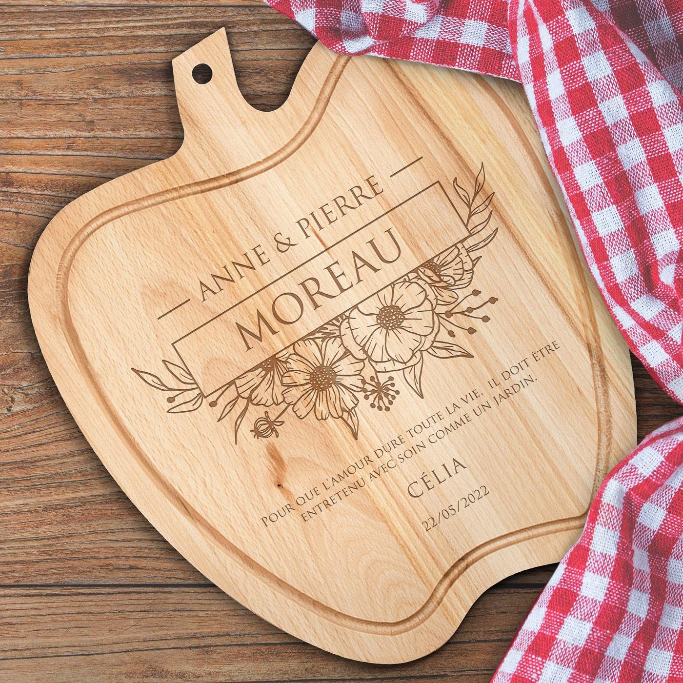 Murrano Custom Apple-Shaped Cutting Board for a Couple for Wedding