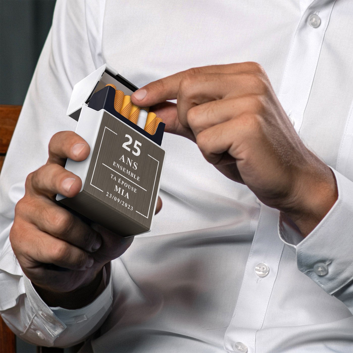 Estuche de cigarrillos personalizado Murrano con encendedor USB para pareja