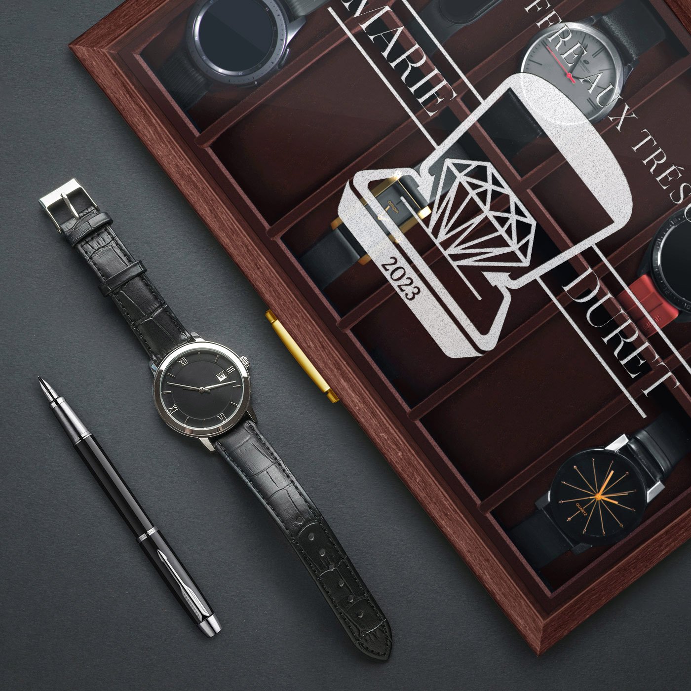 Caja de relojes personalizada Murrano para el cumpleaños de una mujer