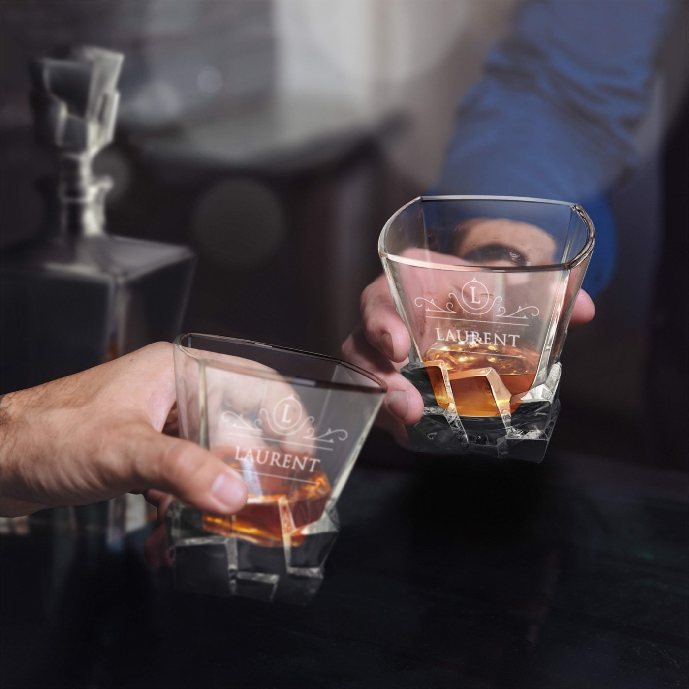 Set de vaso y copa de whisky Murrano con grabación láser para el cumpleaños de un amigo