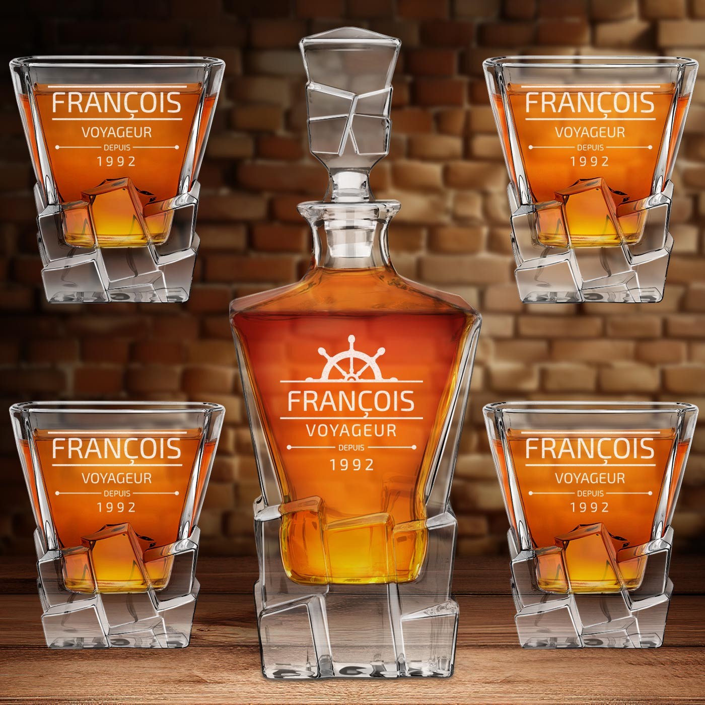 Carafe à whisky Ice Blink Murrano et 4 verres avec gravure pour un voyageur