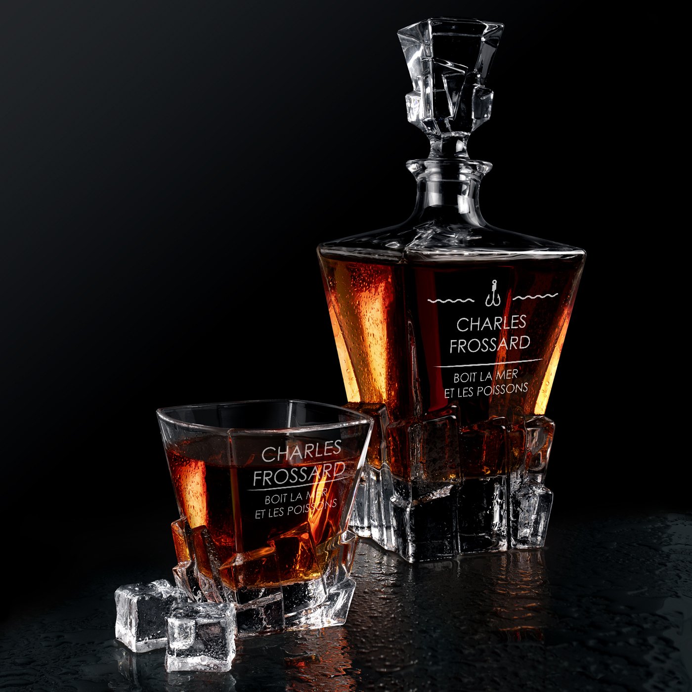 Carafa de whisky Murrano Ice Blink con 2 vasos y grabado para pescador