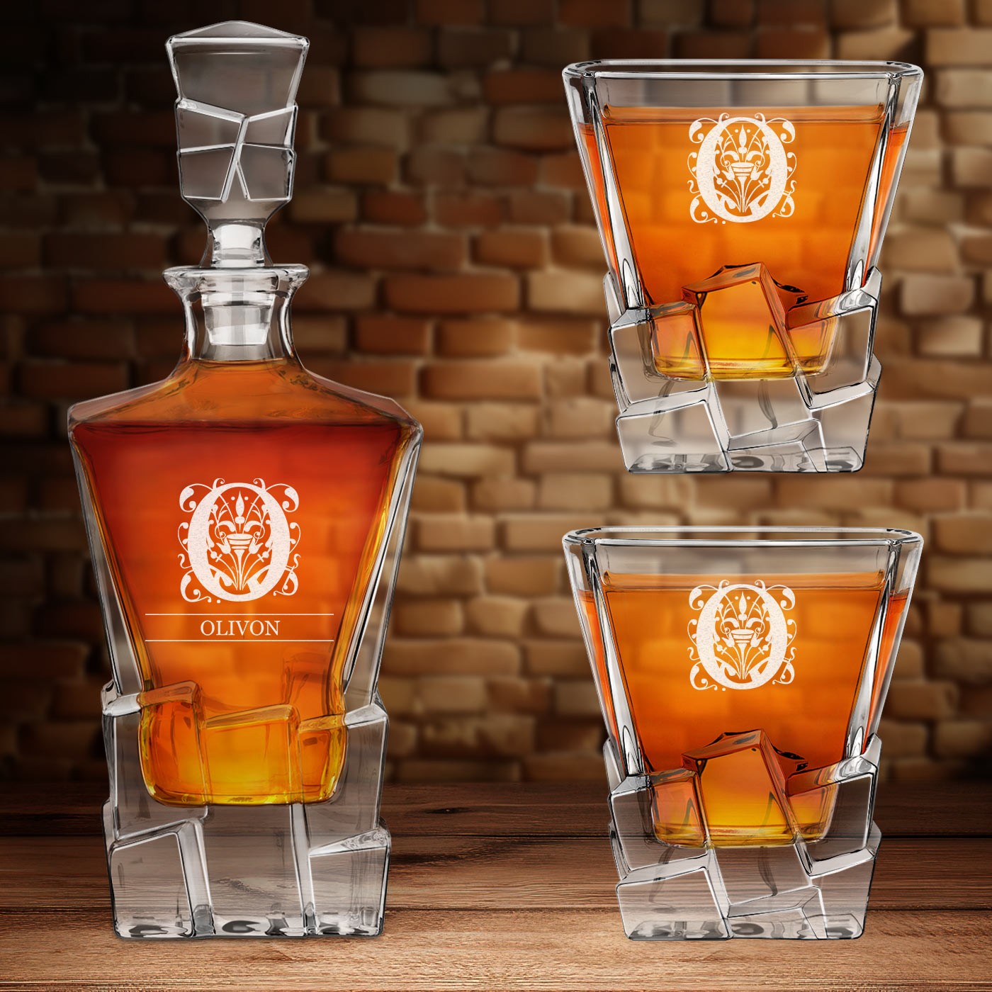 Carafa de whisky Murrano Ice Blink y 2 vasos grabados para novio