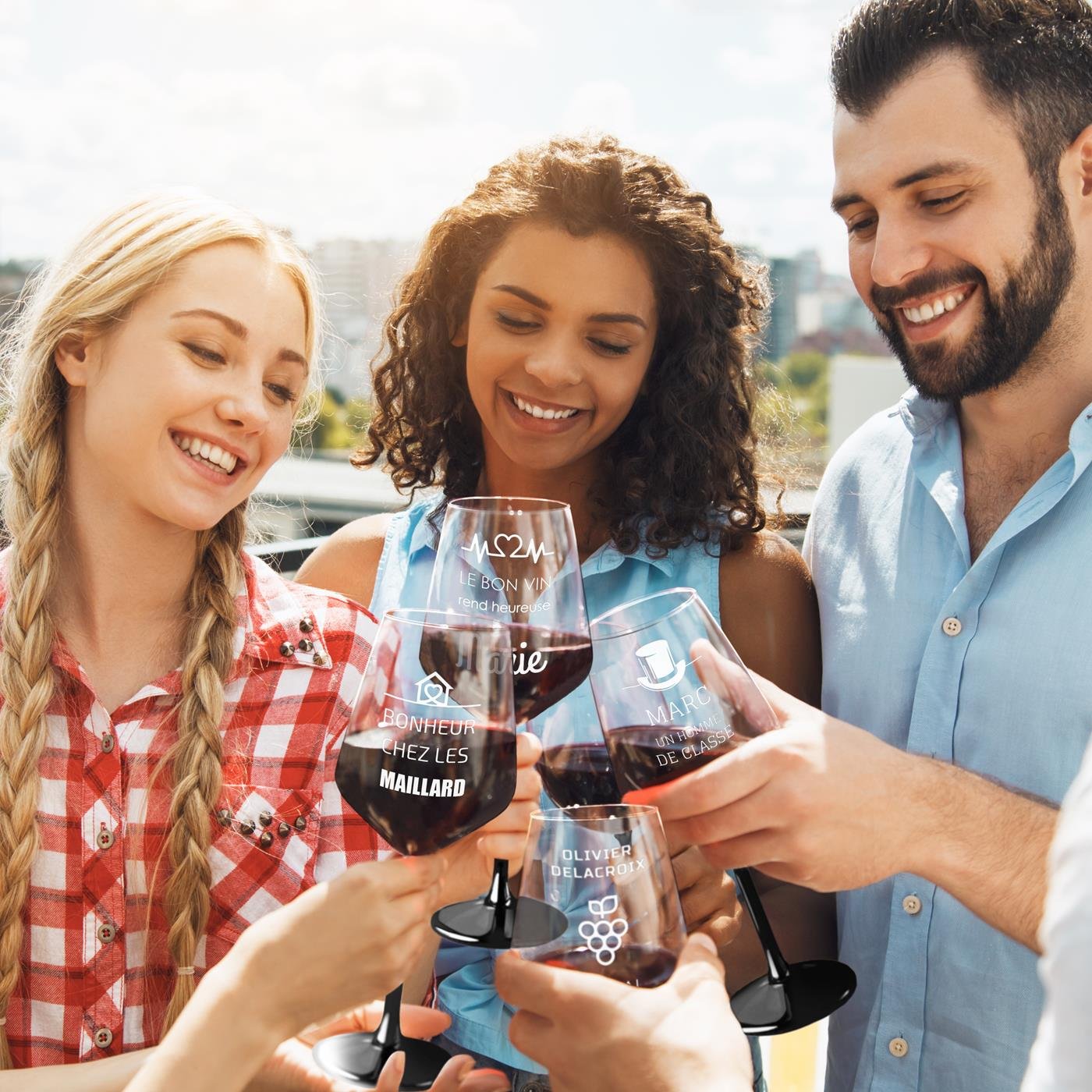 Copo de vino con pieza negra y grabado para familia Murrano