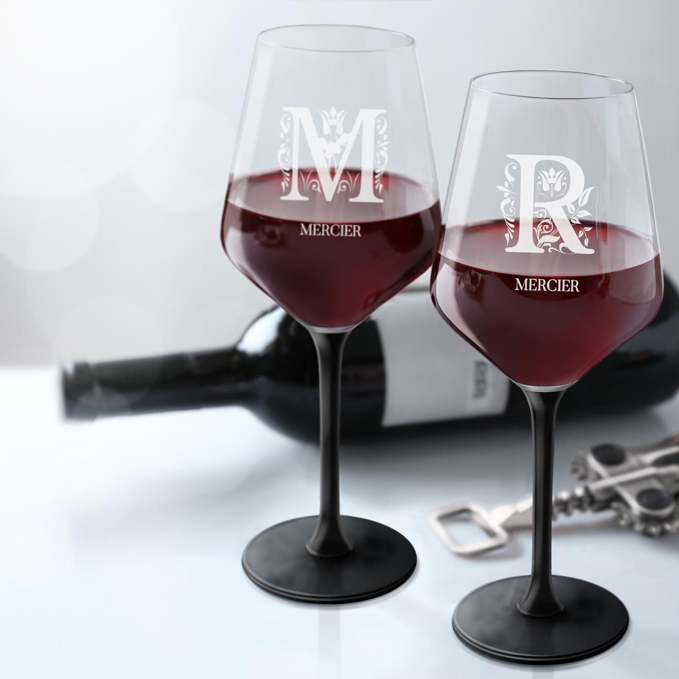 Copas de vino Murrano con base negra y grabado para pareja (290ml, 8cm de diámetro, 21.5cm de altura)