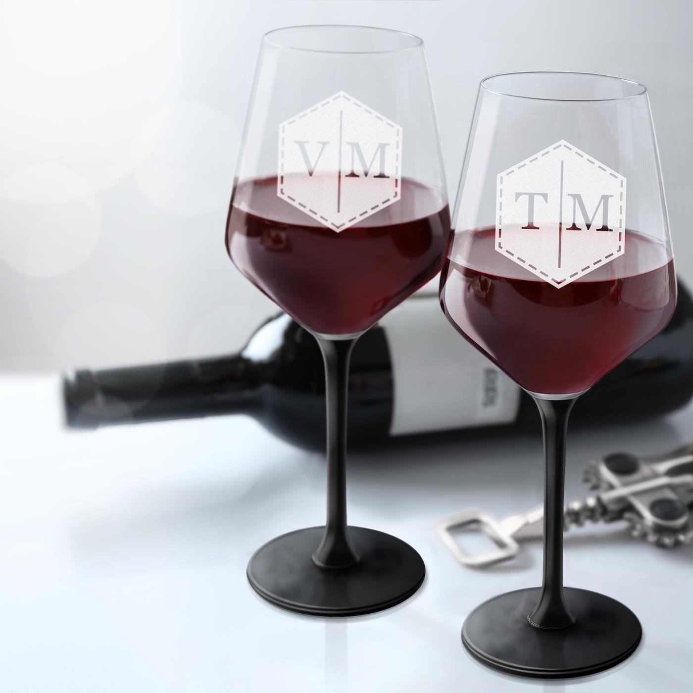 Copas de vino Murrano con pie negro y grabado para pareja (juego de 2)