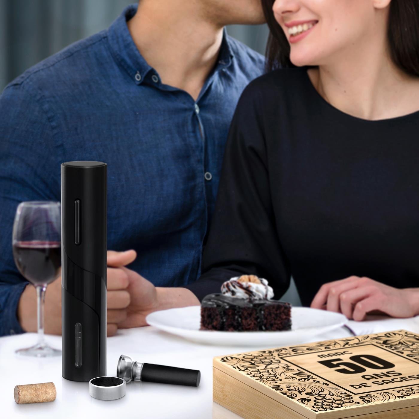 Set de accesorios para vino personalizado para su 50º cumpleaños de Murrano